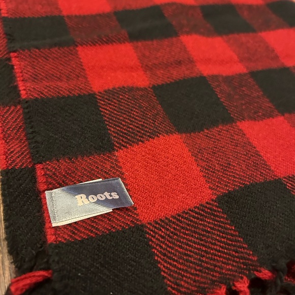 Roots wool scarf - Picture 4 of 4